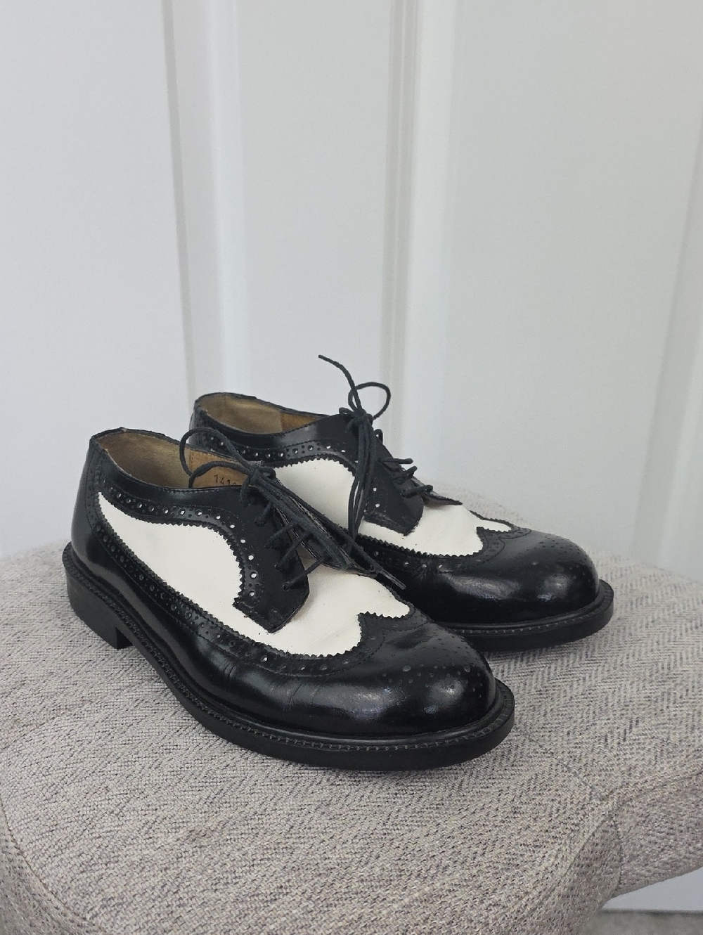 Vintage Clifford & Wills Made in Italy Two-Tone Spectator Wingtip Oxfords 7.5